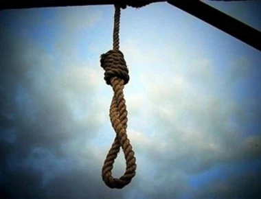 Σοκ για τρία μικρά παιδιά στο Άργος - Βρήκαν τη μητέρα τους κρεμασμένη σε δέντρο!